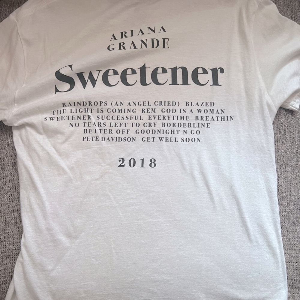 Ariana Grande Sweetner album shirt - Picture 2 of 2